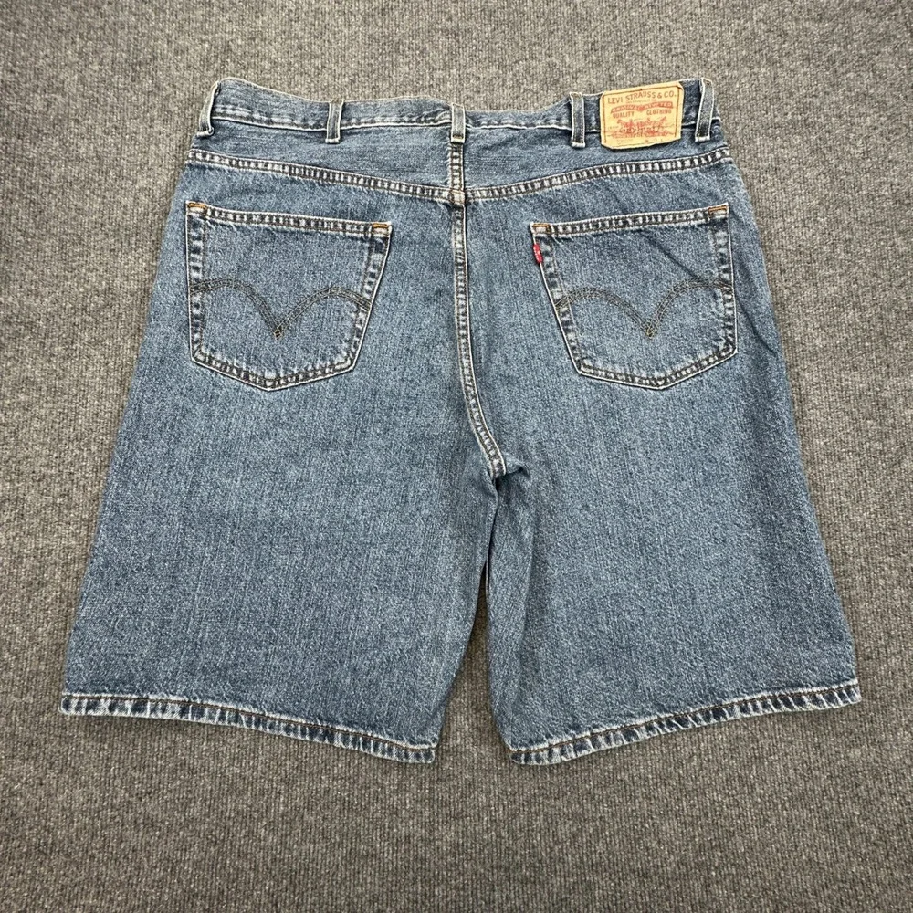Levis size note